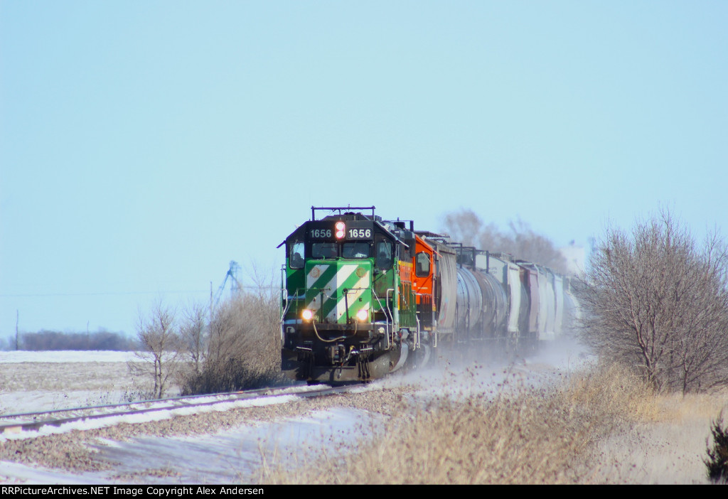 BNSF 1656 Leads the LINHAS